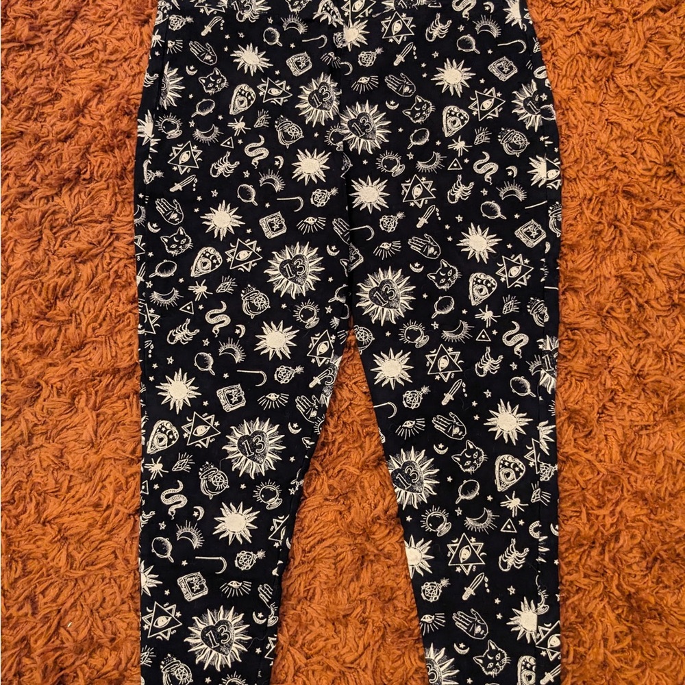 Size 2 Torrid Black and White Witchy Goth Leggings